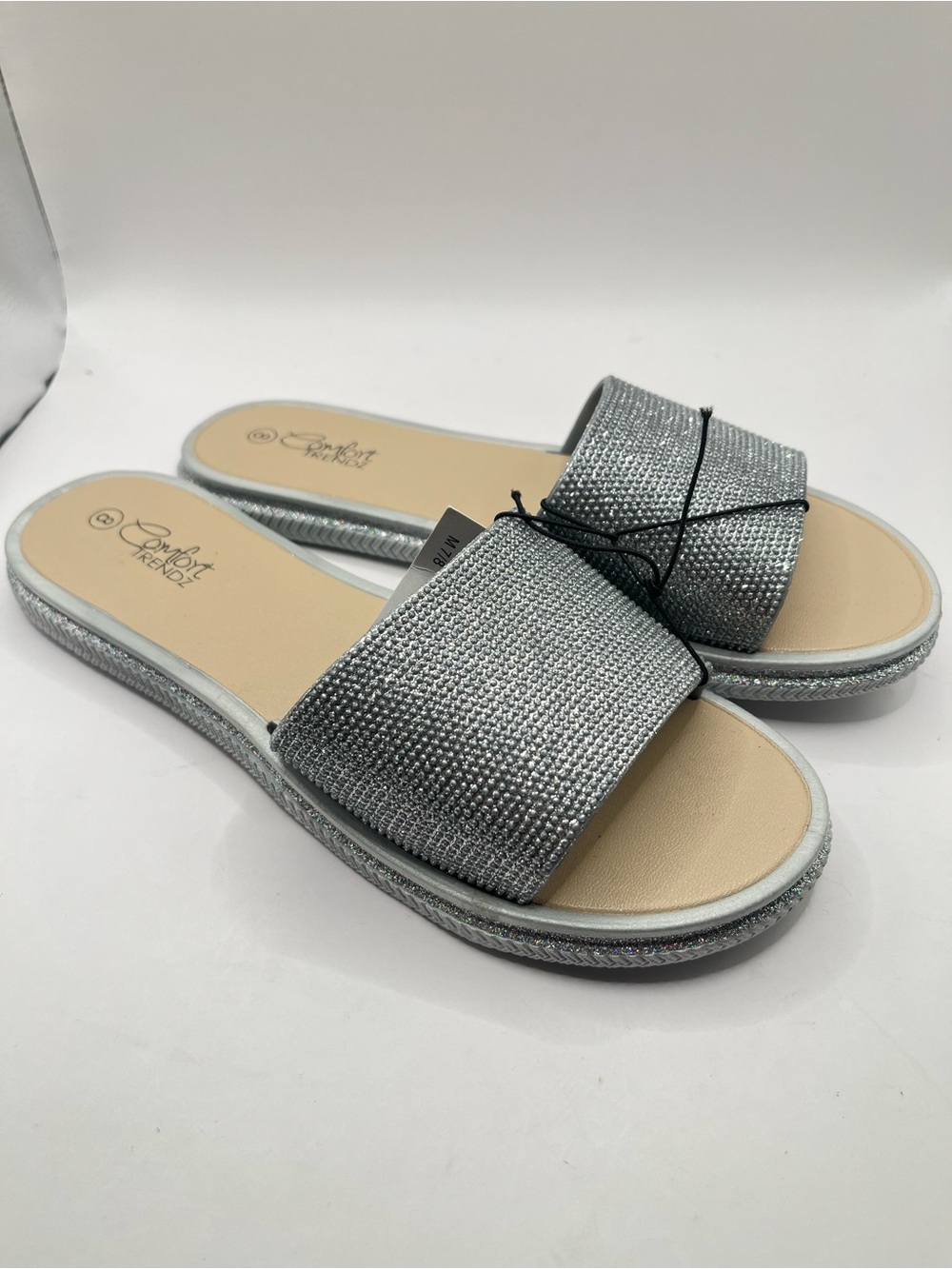Comfort Trendz New Women's 8 Sparkly Silver Slide Sandals